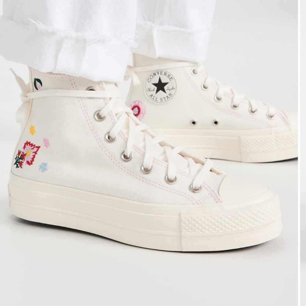 NWT Converse Chuck Taylor All Star Lift Hi Sneakers Floral embroidered Sz 9
